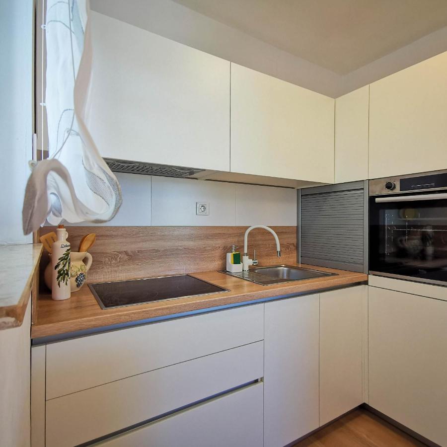 Apartment Ližnjan Esterno foto